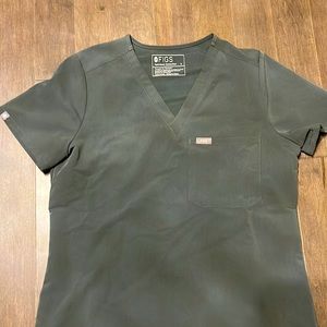 FIGS OLIVE SCRUB TOP